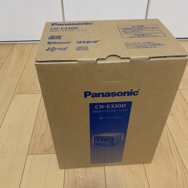 Panasonic(パナソニック)のパナソニック ストラーダ　CN-E330D 新品未使用品　販売証明書と保証書 自動車/バイクの自動車(カーナビ/カーテレビ)の商品写真