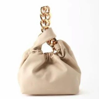 アパルトモンドゥーズィエムクラス(L'Appartement DEUXIEME CLASSE)のhand bag with chain  ベージュ(ショルダーバッグ)