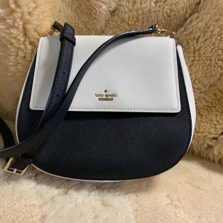 ケイトスペードニューヨーク(kate spade new york)の『未使用』ケイトスペードショルダーバッグ斜め掛けモノクロ系(ショルダーバッグ)