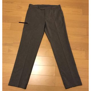 ユニクロ(UNIQLO)のユニクロ　感動パンツ　グレー　85cm(スラックス)