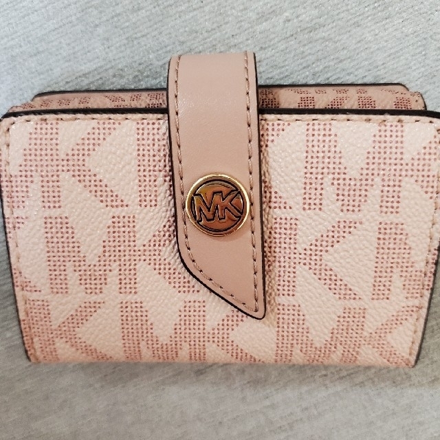 Michael Kors(マイケルコース)のマイケルコース  ＭＫ　ＣＨＡＲＭ　タブ　カードケース　スモール　－　ＭＫシグネ レディースのファッション小物(名刺入れ/定期入れ)の商品写真