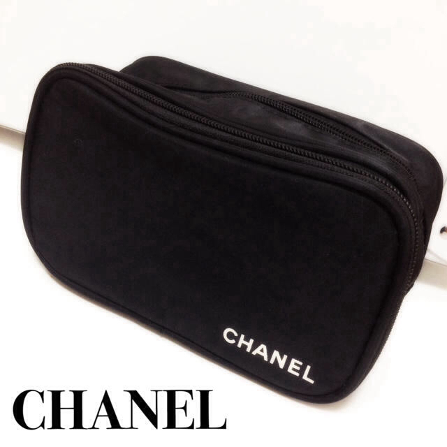 CHANEL(シャネル)のCHANEL メイクポーチ/ブラシ収納 レディースのファッション小物(ポーチ)の商品写真