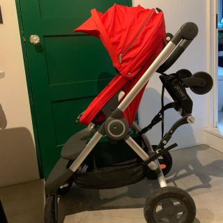 ストッケ(Stokke)のストッケスクート２ レッド(兄弟用buggy board付き)(ベビーカー/バギー)