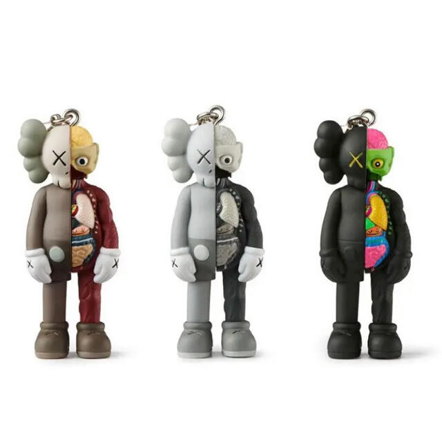 KAWS TOKYO FIRST 公式 グッズ キーホルダー 8種 超美品 50%割引