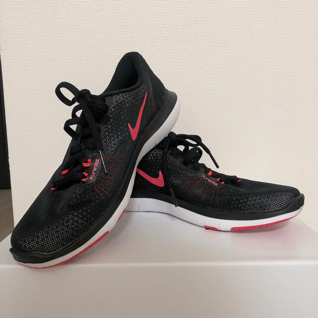 NIKE - NIKE トレーニングシューズ ランニングシューズの通販 by NIKE - NIKE トレーニングシューズ ランニングシューズの通販 by