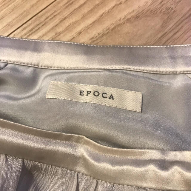 EPOCA(エポカ)の【お値引き】EPOCA シルバーグレーストライプスカート レディースのスカート(ひざ丈スカート)の商品写真