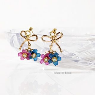 きらめくフラワーとリボンピアス(ピアス)