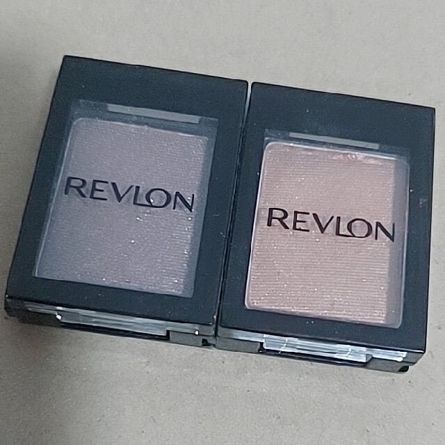 REVLON(レブロン)のＲＥＶＬＯＮアイシャドウ コスメ/美容のベースメイク/化粧品(アイシャドウ)の商品写真