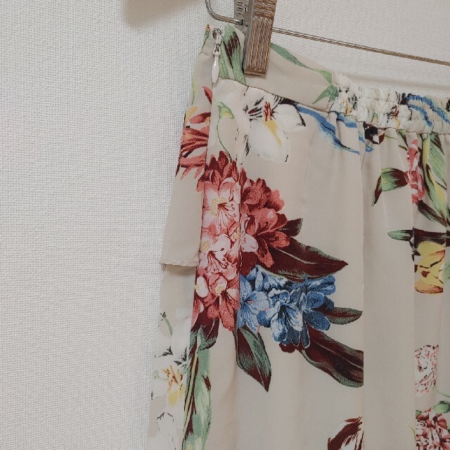 FRAY I.D(フレイアイディー)のフレイ アイディ　スカート　花柄 レディースのスカート(ひざ丈スカート)の商品写真