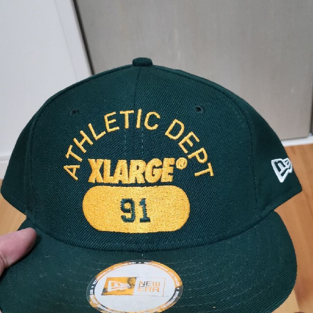 NEW ERA(ニューエラー)の【早い者勝ち値引きUSED美品】NEW ERA × XLARGE グリーン メンズの帽子(キャップ)の商品写真