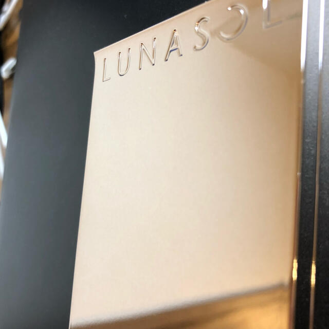 LUNASOL(ルナソル)のLUNASOL ルナソル アイカラーレーション 11 サヴェージローズ コスメ/美容のベースメイク/化粧品(アイシャドウ)の商品写真