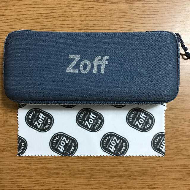 Zoff(ゾフ)のZoff メガネケース (グレー)+メガネ拭き メンズのファッション小物(サングラス/メガネ)の商品写真