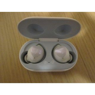 サムスン(SAMSUNG)のSAMSUNG Galaxy Buds WHITE(ヘッドフォン/イヤフォン)