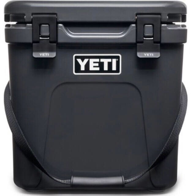 YETI イエティ Roadie 24 クーラーボックス チャコール スポーツ/アウトドアのアウトドア(その他)の商品写真