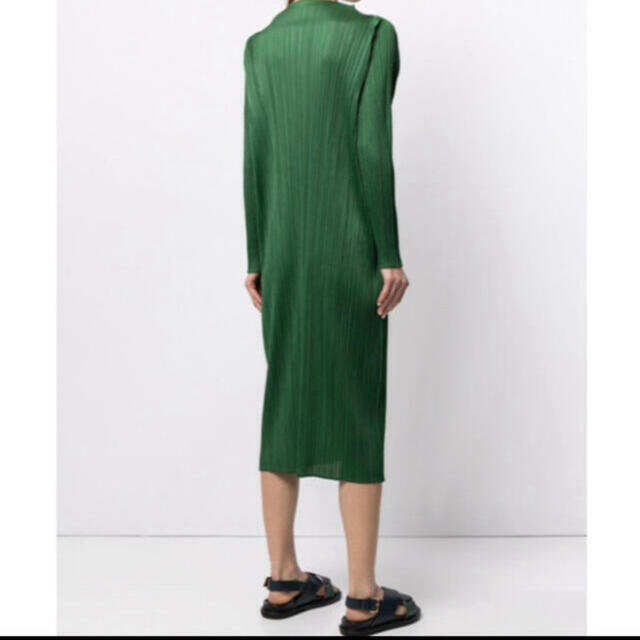 PLEATS PLEASE ISSEY MIYAKE(プリーツプリーズイッセイミヤケ)のpleats please isseymiyake ワンピース グリーン レディースのワンピース(ロングワンピース/マキシワンピース)の商品写真