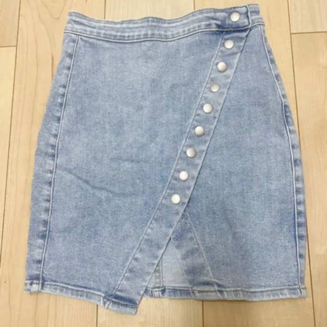 UNIF(ユニフ)のDollskill デニム　ミニスカート レディースのスカート(ミニスカート)の商品写真