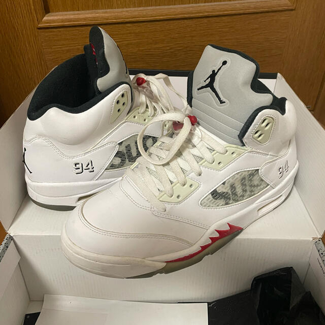 NIKE(ナイキ)のエアジョーダン5 シュプリーム ホワイト Jordan5 Supreme メンズの靴/シューズ(スニーカー)の商品写真