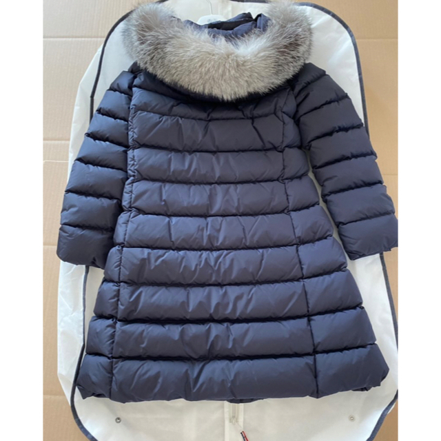 MONCLER(モンクレール)の新品タグ付MONCLER モンクレールABELLE 12A 150 大人でもOK レディースのジャケット/アウター(ダウンコート)の商品写真