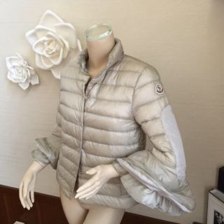 モンクレール(MONCLER)の超〜美品⭐️モンクレール Sシリーズ八分丈フェミニン(Shino♡)(ダウンジャケット)