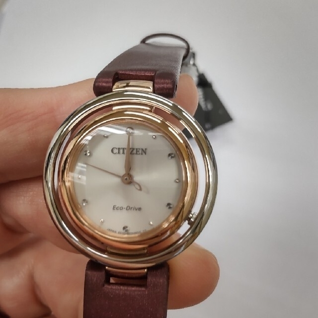 大人気定番商品 CITIZEN - 新品未使用 EM0669-21X シチズン女性用腕時計 腕時計