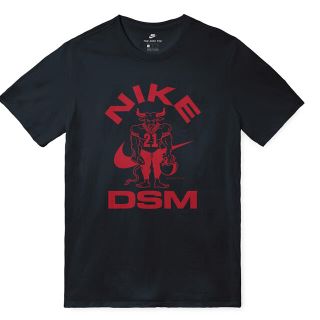 ナイキ(NIKE)の新品　NIKE DSM 丑年 DOVER Tシャツ(Tシャツ/カットソー(半袖/袖なし))