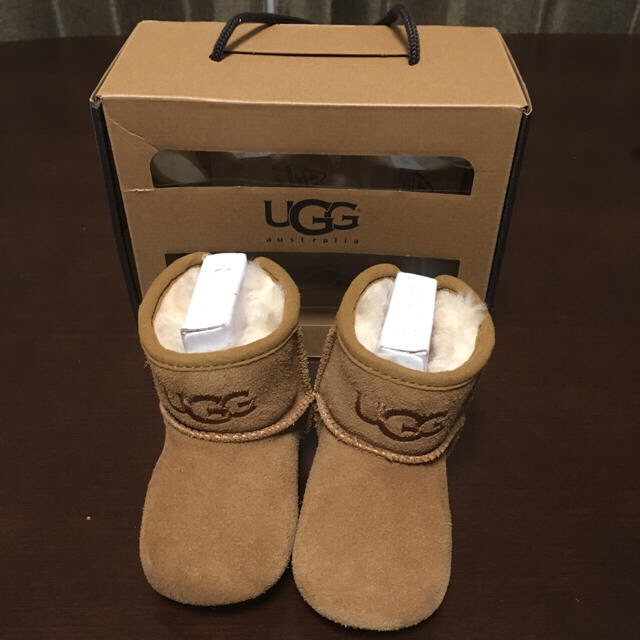 UGG(アグ)のUGGベビーブーツ キッズ/ベビー/マタニティのベビー靴/シューズ(~14cm)(ブーツ)の商品写真