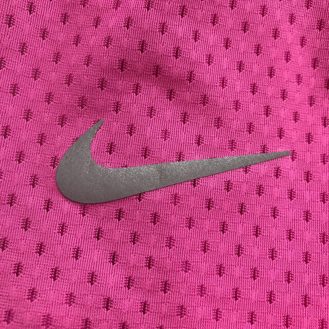 NIKE(ナイキ)の■新品未使用　NIKE  ナイキ　Tシャツ　ピンク　Mサイズ レディースのトップス(Tシャツ(半袖/袖なし))の商品写真