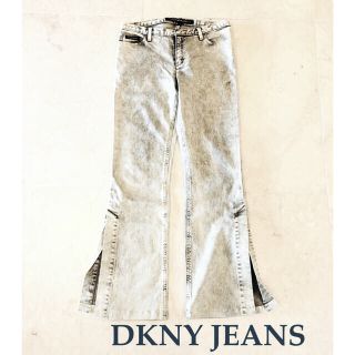 ダナキャランニューヨーク(DKNY)の処分セール　新品　DKNY ダナキャランニューヨーク　スリットデニム　(デニム/ジーンズ)