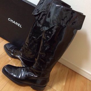 シャネル(CHANEL)の♡シャネルパテントレザーブーツ♡(ブーツ)