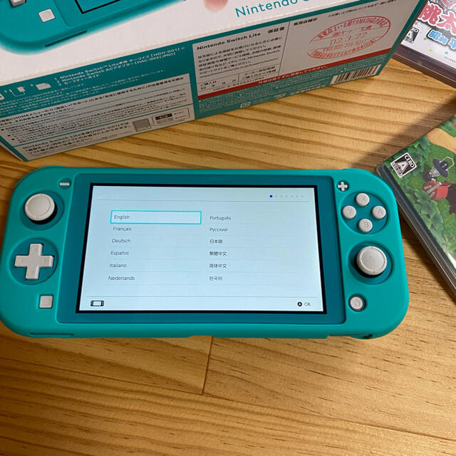 任天堂(ニンテンドウ)のNintendo Switch  Lite ターコイズ エンタメ/ホビーのゲームソフト/ゲーム機本体(家庭用ゲーム機本体)の商品写真