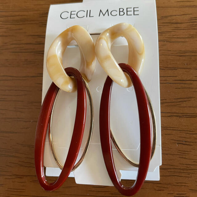 CECIL McBEE(セシルマクビー)のセシル　マクビー　ピアス レディースのアクセサリー(ピアス)の商品写真