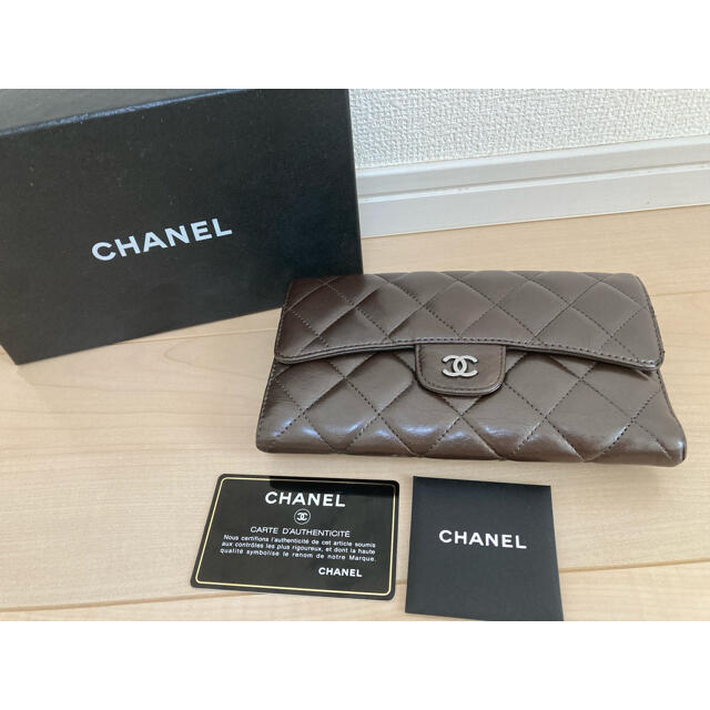 CHANELマトラッセ三つ折り長財布