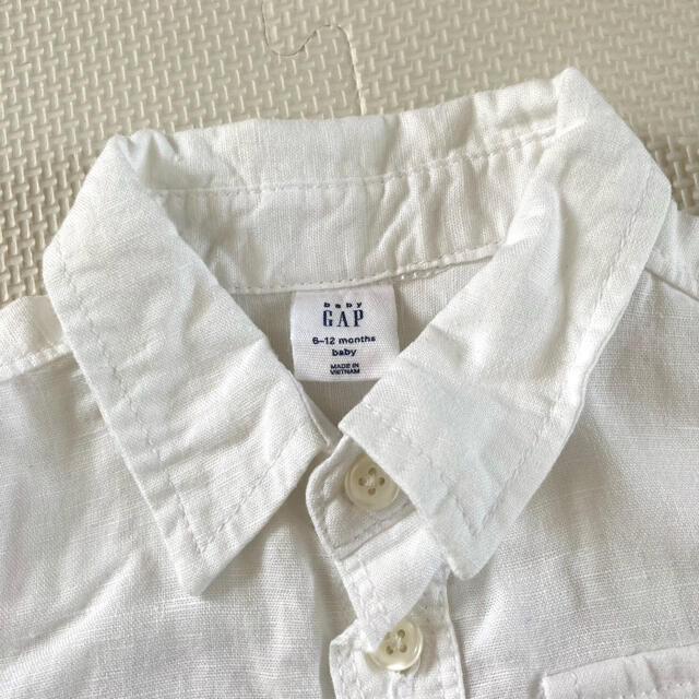 babyGAP(ベビーギャップ)の長袖ワークシャツ ホワイト 美品 キッズ/ベビー/マタニティのベビー服(~85cm)(シャツ/カットソー)の商品写真