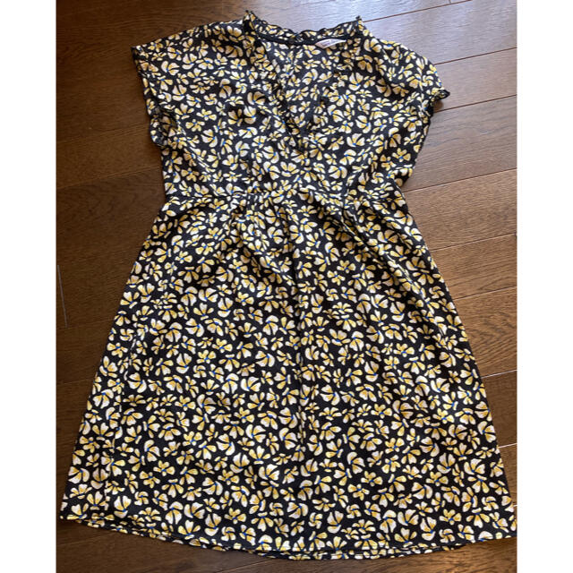 ZARA(ザラ)のZara 花柄ブラウス レディースのトップス(シャツ/ブラウス(半袖/袖なし))の商品写真