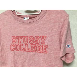 ステューシー(STUSSY)のチャンピオン×ステューシー　コラボ　カレッジTシャツ ピンク(Tシャツ/カットソー(半袖/袖なし))