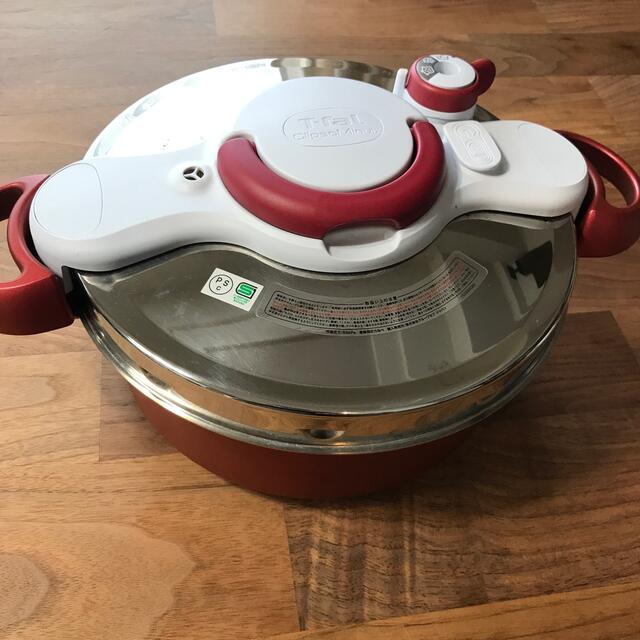 T-fal(ティファール)のt-fal 圧力ティファール 圧力鍋 4.2L IH対応 ガス火対応　4〜5人用 インテリア/住まい/日用品のキッチン/食器(鍋/フライパン)の商品写真