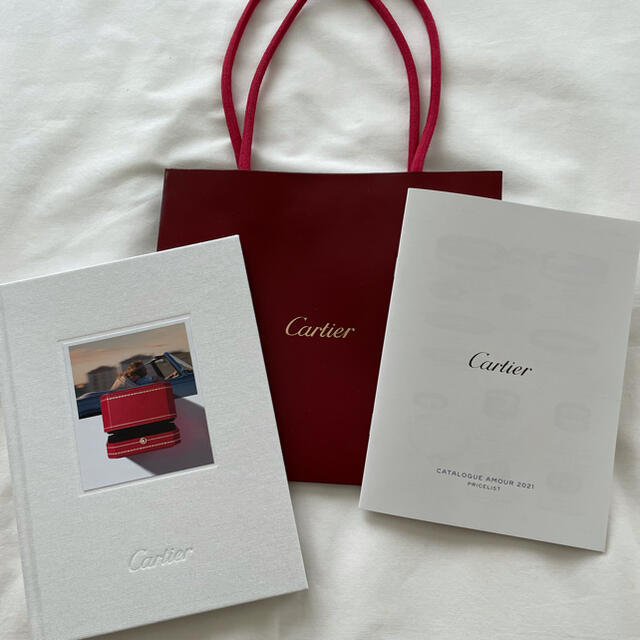Cartier(カルティエ)の【新品未使用】カルティエ　カタログ レディースのファッション小物(腕時計)の商品写真