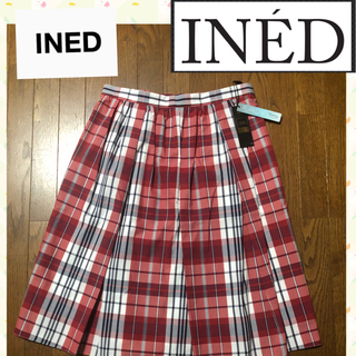 イネド(INED)の新品、未使用　イネド　INED プリーツスカート(ひざ丈スカート)