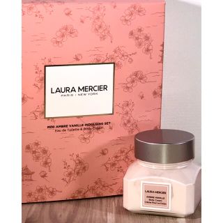 ローラメルシエ(laura mercier)のローラメルシエ ホイップトボディクリーム アンバーバニラ　60g 新品未開封品(ボディクリーム)