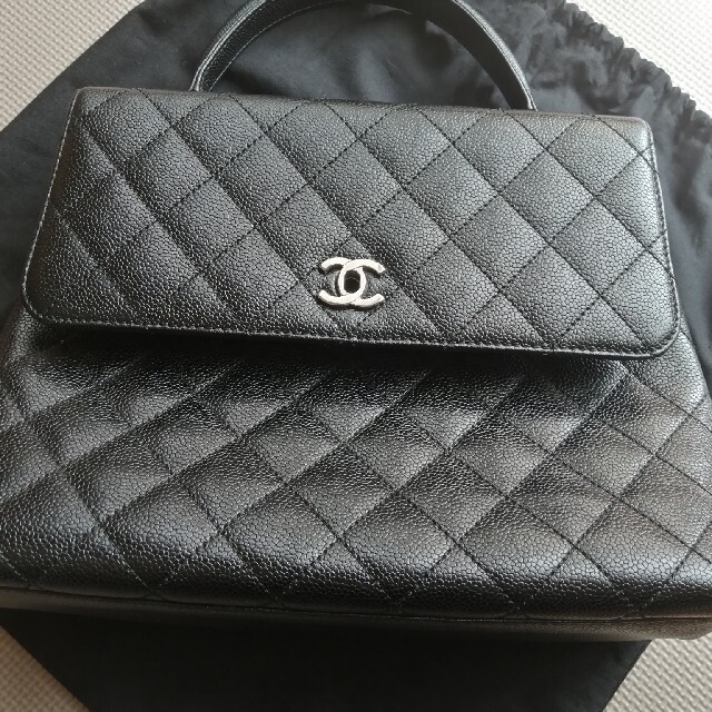 CHANEL(シャネル)の❤️お値下げOK❤️シャネル❤️　ハンドバッグ　香水プレゼント レディースのバッグ(ハンドバッグ)の商品写真