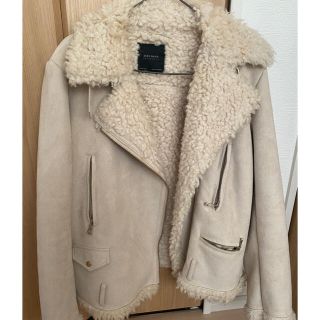 ザラ(ZARA)のジャケット　ブルゾン (ムートンコート)