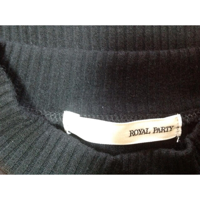  黒い おしゃれで可愛い トップス   ROYAL PARTY    サイズF レディースのトップス(カットソー(半袖/袖なし))の商品写真