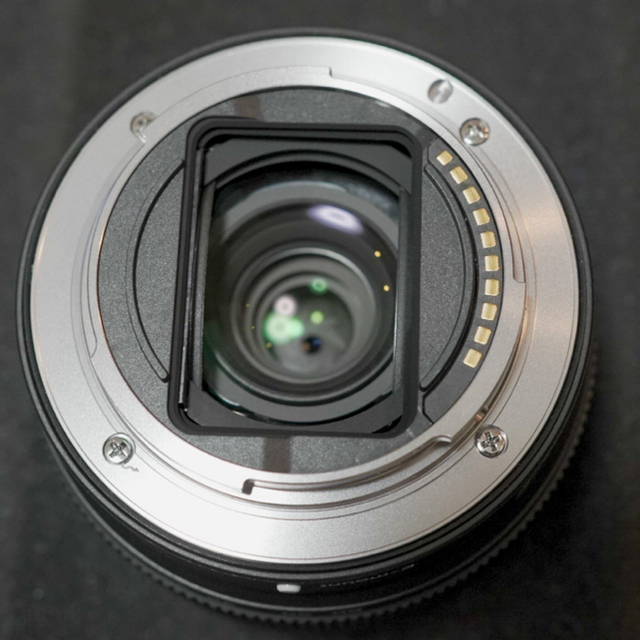 SONY(ソニー)のSONY SEL2860 FE28-60mm F4-5.6  フィルター付き スマホ/家電/カメラのカメラ(レンズ(ズーム))の商品写真