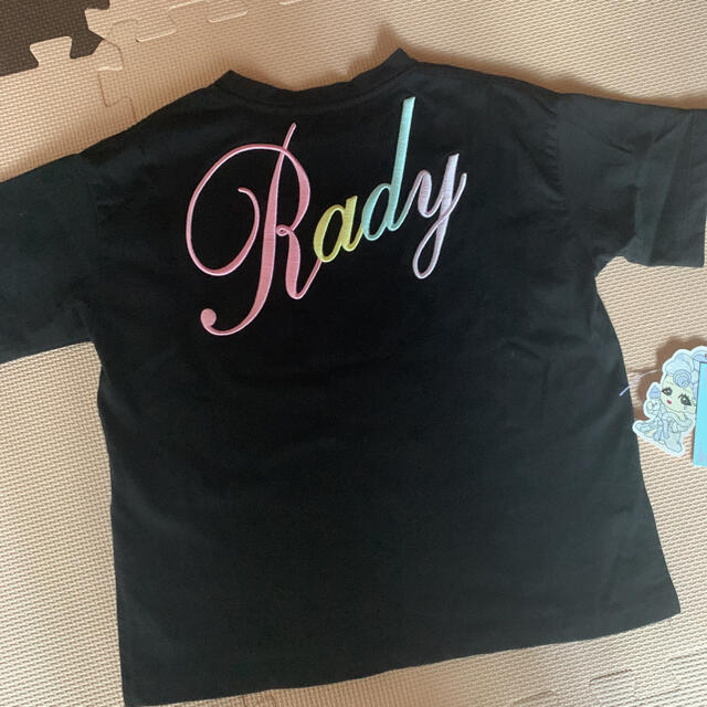 Rady(レディー)のあいしゅ様　　バックRadyロゴちびTシャツ キッズ/ベビー/マタニティのキッズ服女の子用(90cm~)(Tシャツ/カットソー)の商品写真