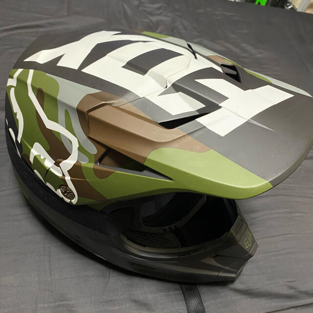 自動車/バイク【美品】FOX V1 カモ CAMO HELMET オフロードヘルメット