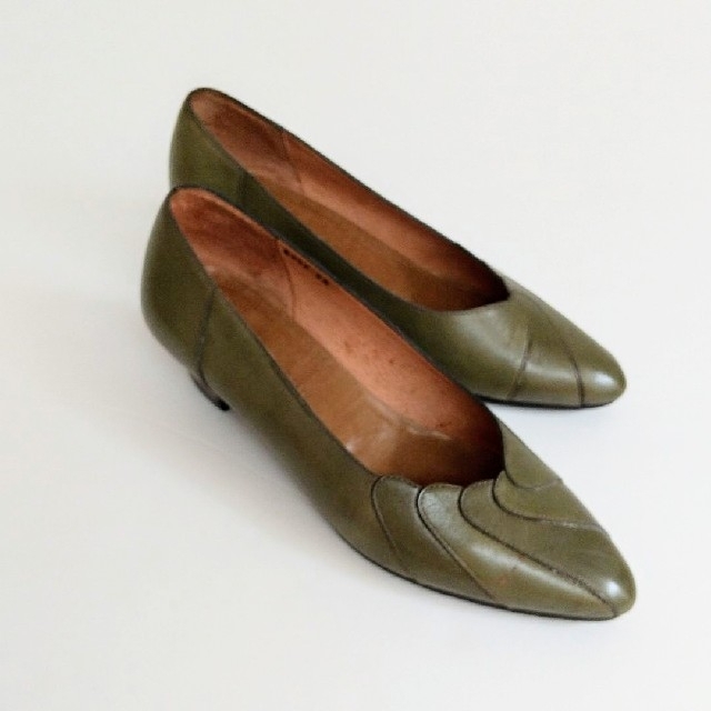 今月セール‼️✨上品なモスグリーンEEローヒール.ROSE EVEN✨ レディースの靴/シューズ(ハイヒール/パンプス)の商品写真