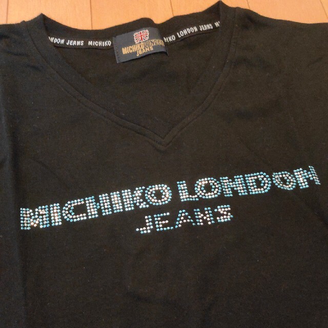 MICHIKO LONDON(ミチコロンドン)の新品未使用、MICHIKO LONDON  TシャツＬ レディースのトップス(Tシャツ(半袖/袖なし))の商品写真