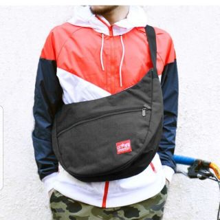 マンハッタンポーテージ(Manhattan Portage)の【専用】マンハッタンポーテージ メッセンジャー ノリータバッグ 三日月 バナナ型(メッセンジャーバッグ)