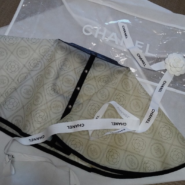 【日本未発売】 CHANELの♥ロゴのバックカバー ハンドバッグ