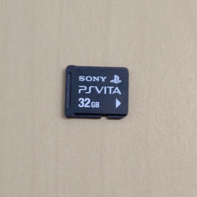 PlayStation Vita(プレイステーションヴィータ)のPS VITA 純正メモリーカード　32ＧＢ エンタメ/ホビーのゲームソフト/ゲーム機本体(その他)の商品写真